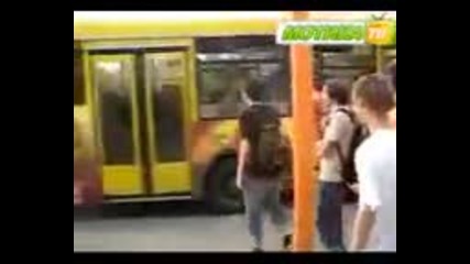 Шега на градски автобус (смях) 