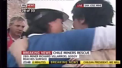Чилийските миньори - Двадесет и осмият изваден миньор! 