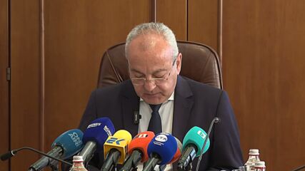 "Няма да отнемаме права и да намаляваме доходи": Финансовият министър представи Бюджет 2026