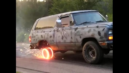 Jeep пали гуми буквално !