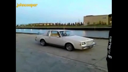 Готит Lowrider в Действие 