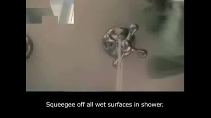 секси мацка се къпе в банята