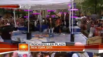 Miley Cyrus- Live At The Today Show -(interview And The Climb)