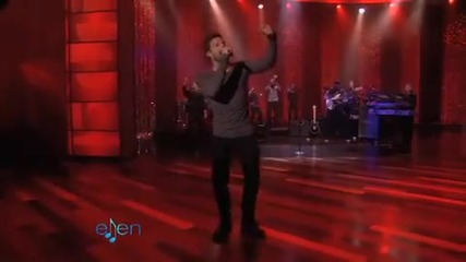Ricky Martin Performs 'cup of Life'