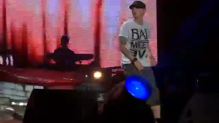 Eminem and Royce da 59 - Lighters [ Live ]