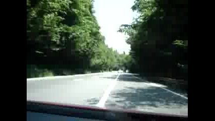 Зад волана на една турбо бегачка!