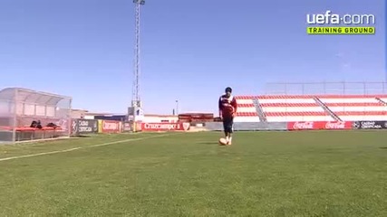 Uefa Training Ground с участието на Даниел Алвеш 