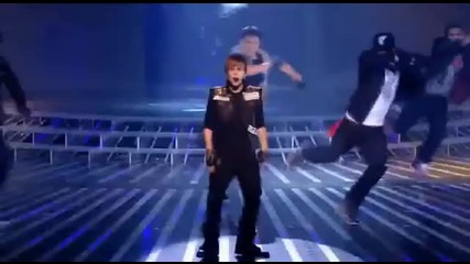 Страхотно изпълнение на Justin Bieber - Somebody To Love / Baby наживо на X Factor 28.11.2010 