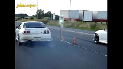 Nissan R33 Gtr vs Toyota Supra 