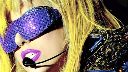 Hoвa Песен * Lady Gaga - Living on the Radio 