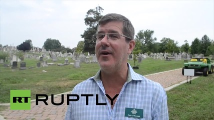 САЩ: Кози "косят" тревата на гробището на Конгреса