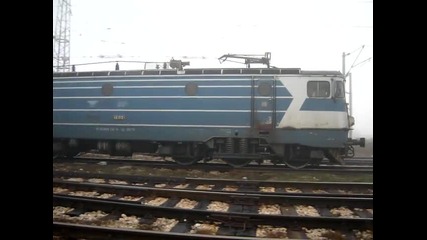 Локомотив 46012 с товарен влак