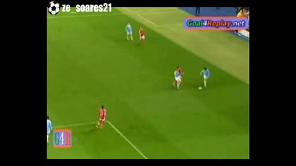 Феноменален гол на Карлос Тевез срещу Арсенал 