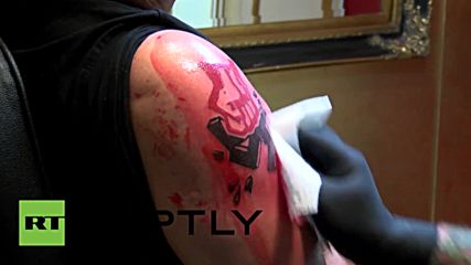 Austria: Tattoo artist gives away free anti-racist tattoos in Graz