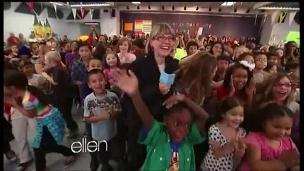 Н А Й - Д О Б Р И Я !!!! Justin Bieber при Ellen с подарък за децата от 100 000 $ + Превод