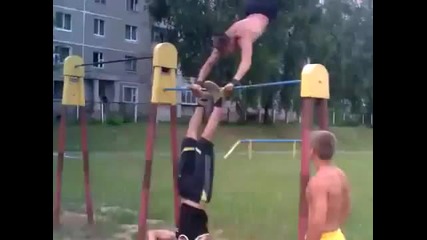 Вижте какво стана след руска въртележка .