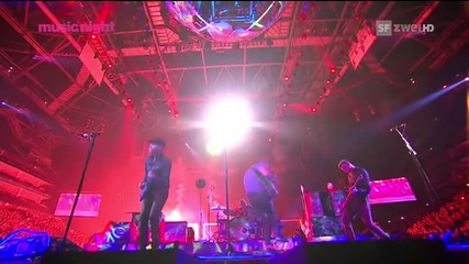 Coldplay - Charlie Brown ( The Brit Awards 2012 )