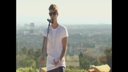 Justin Bieber Singing Catching Feelings Backstage X-factor! - www.uget.in