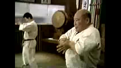 Kyokushin Karate - Mas Oyamas warm-up