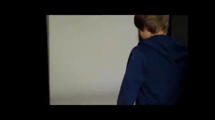 Justin Bieber Dances With Popstar! 