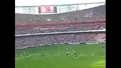 Целия Емирейтс Пее !