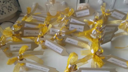 Сватбени подаръчета в златно с тагче- Charmybride.com