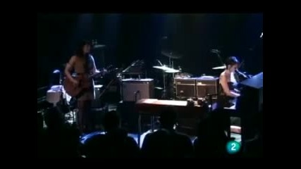 Norah Jones - December - live at Ancienne Belgium 2010 