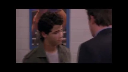 Nick Jonas Mr. Sunshine Clip (2)