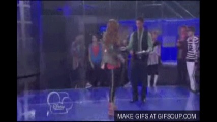 100 за моята най-добра приятелка miley_and_nick!!!!!