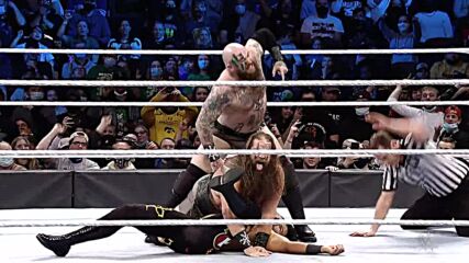 Viking Raiders conquer SmackDown Fatal 4-Way to set up collision with The Usos