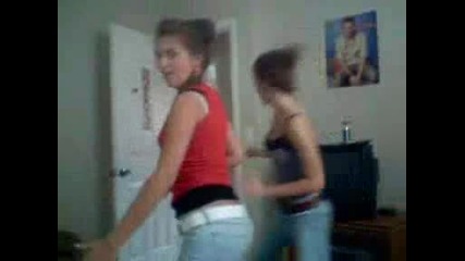 Girlsdancingaround
