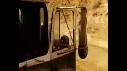 Официален трейлър на Бързи и Яростни 4.