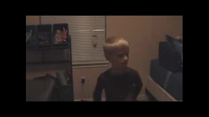 Майка Плаши Детето Си!!! Смях rofl