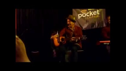 Bruno Mars пее Baby на Justin Bieber ;дд