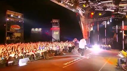 Eminem - Crack a Bottle [live] 2010