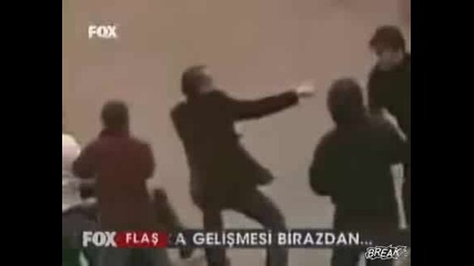 Turkish Man Fights Mob