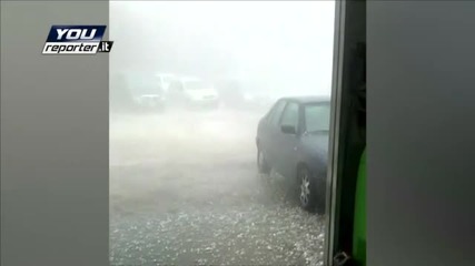 Градушка с големина на яйце удари Неапол (ВИДЕО)