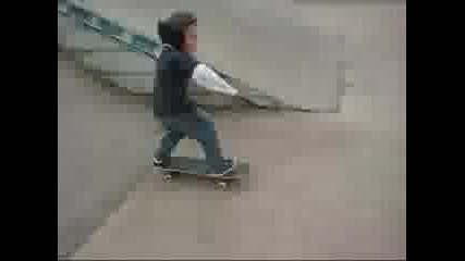 3 годишен скейтбордист
