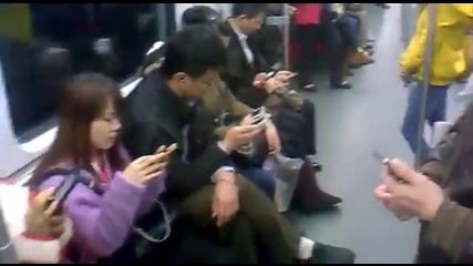 Ето какво правят пътниците в метрото в Китай