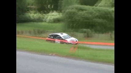 Ronde Limousine 2010 - Renault R3 - R2 et Citroen Trophy - une video Auto - Moto 