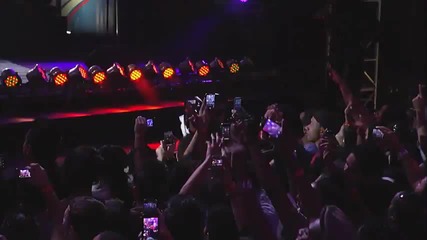 Kelly Rowland featuring Big Sean Performs 'lay It On Me'
