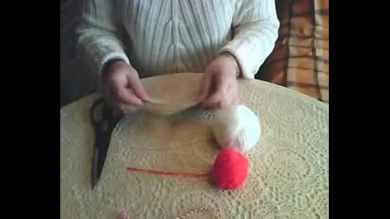 Как се прави мартеница от пискюли 