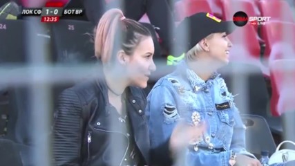 Любопитно: Цвети Стоянова на мач в "Надежда"