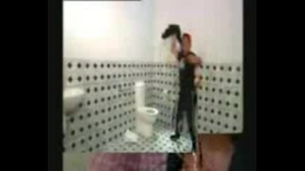 *голям Смях* Fat Pizza - Disabled Toilet 