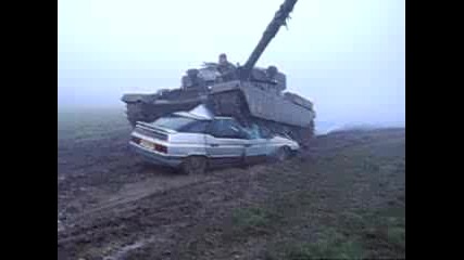 Tank vs. Citroen Xm