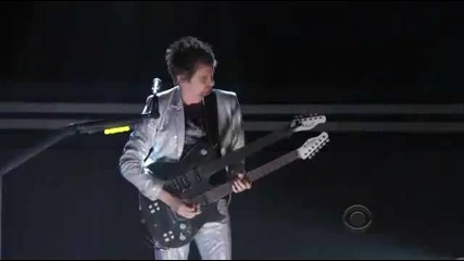 Muse - Uprising (live @ Grammy Awards 2011) 