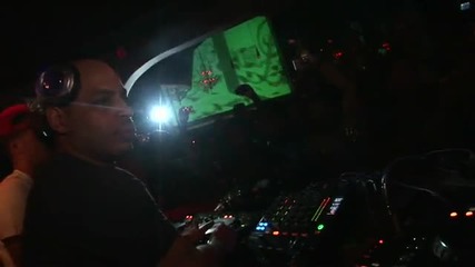 Dennis Ferrer - Hey Hey [live In Miami]