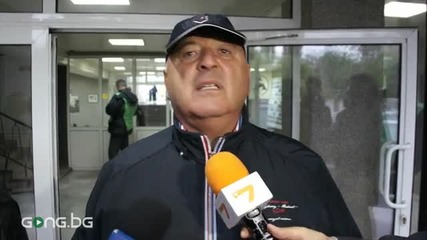 Венци Стефанов: Да ги бесим ли, да ги бием ли? Живеят като "симеончовци" !