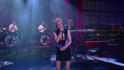 Robyn - Dancing On My Own (live @ Letterman 19.07.2010) 