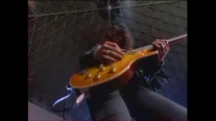 $750, 000.00 ( Les Paul ) - Една от китарите на Slash 